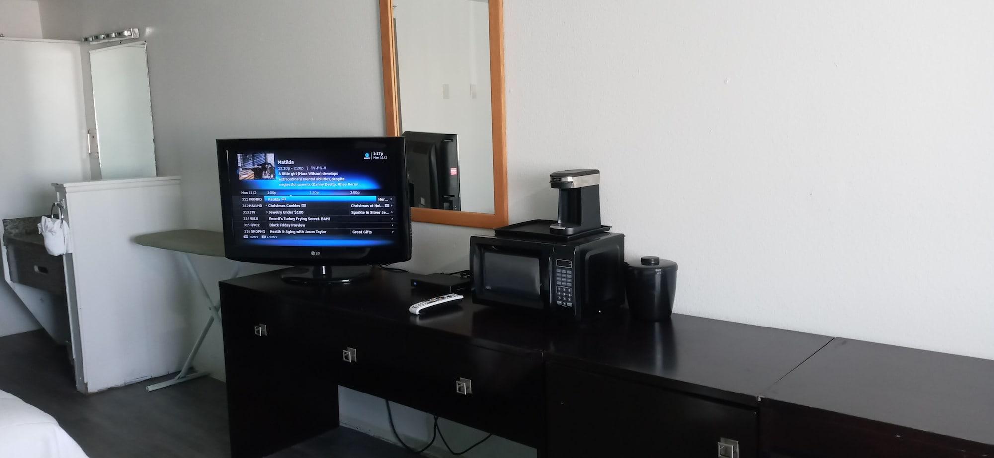 Hotel &